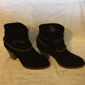 Black Kualeah Suede Boot
